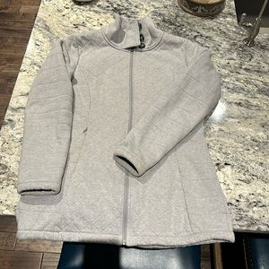 North face, women’s quilted jacket, size Lg, gray